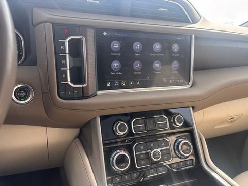 Used 2021 GMC Yukon Denali w/ Denali Ultimate Package AWD/4WD image 12