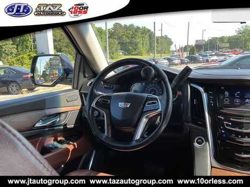 Used 2019 Cadillac Escalade Luxury RWD image 22