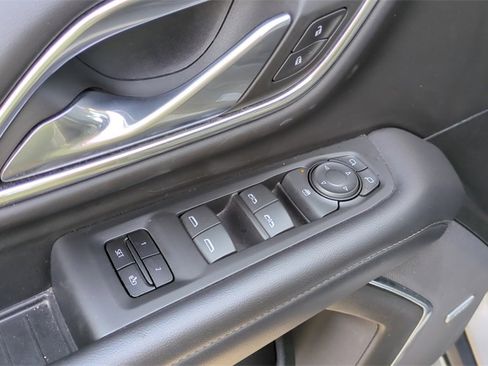 Used 2023 Chevrolet Tahoe LT image 12