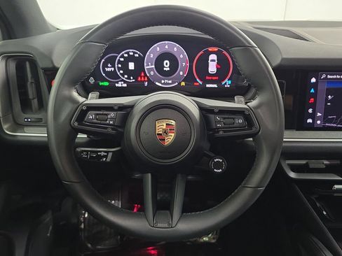 Certified 2025 Porsche Cayenne image 14