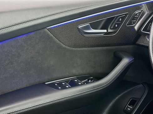 Used 2021 Audi SQ8 Prestige w/ Prestige Package image 15