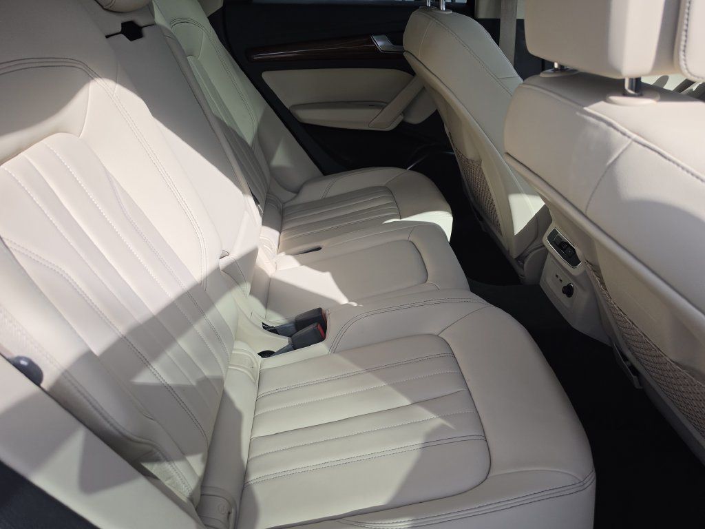 Used 2023 Audi Q5 2.0T Premium w/ Convenience Package AWD/4WD image 35