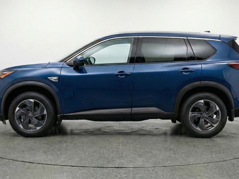 Used 2025 Nissan Rogue SV AWD/4WD image 5