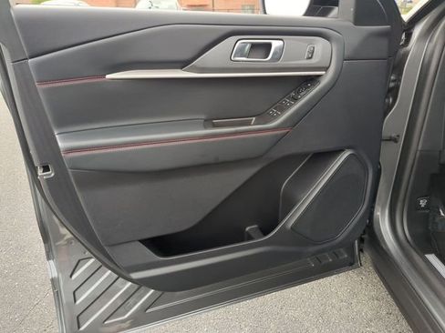 Used 2025 Ford Explorer ST-Line AWD/4WD image 12