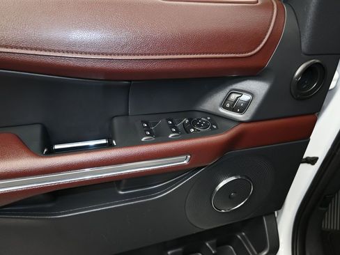 Used 2023 Ford Expedition Max Limited image 12
