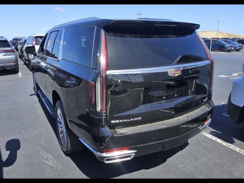 Used 2024 Cadillac Escalade ESV Premium Luxury w/ LPO, Floor Liner Package RWD image 5