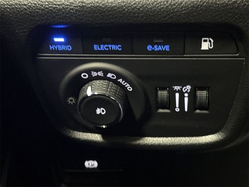 Used 2024 Jeep Grand Cherokee Limited 4xe image 18