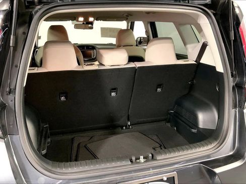 Certified 2025 Kia Soul LX w/ LX Technology Package FWD image 4