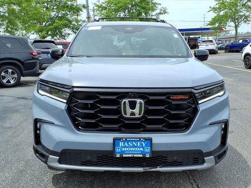 Certified 2025 Honda Pilot TrailSport image 2
