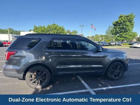 Used 2017 Ford Explorer XLT w/ Equipment Group 202A image 6