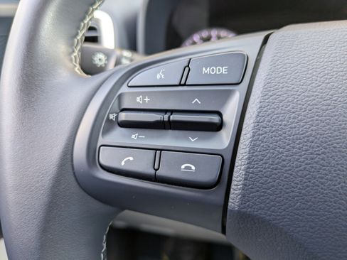 Used 2021 Hyundai Venue w/ Cargo Package image 18