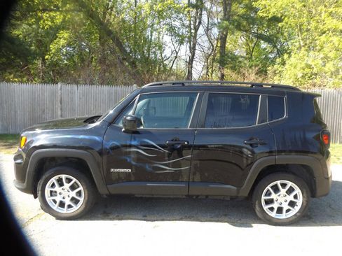 Used 2020 Jeep Renegade Latitude image 2