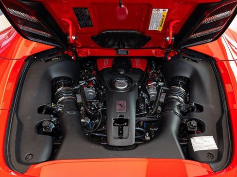 Used 2019 Ferrari 488 Spider image 33