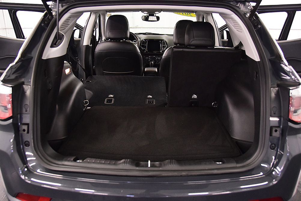 Used 2018 Jeep Compass Limited w/ Navigation Group AWD/4WD image 35