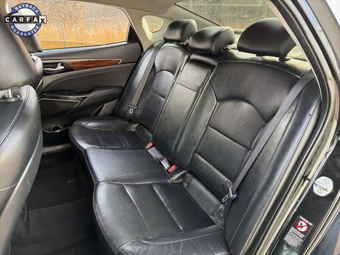 Used 2017 Kia Cadenza Premium w/ Luxury Package image 19