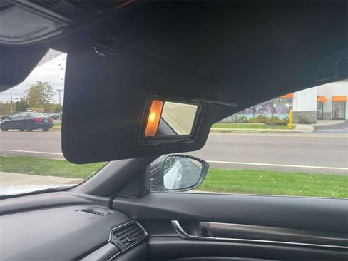 Certified 2022 Honda Accord Sport image 31