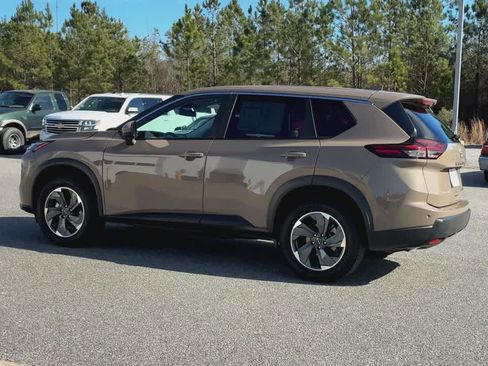 Used 2025 Nissan Rogue SV image 6