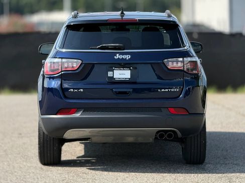 Used 2018 Jeep Compass Limited AWD/4WD image 4