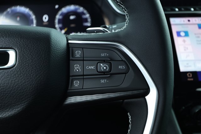 New 2027 Jeep Grand Cherokee Laredo X RWD image 14