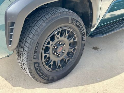 Certified 2025 Toyota 4Runner TRD Off-Road AWD/4WD image 9