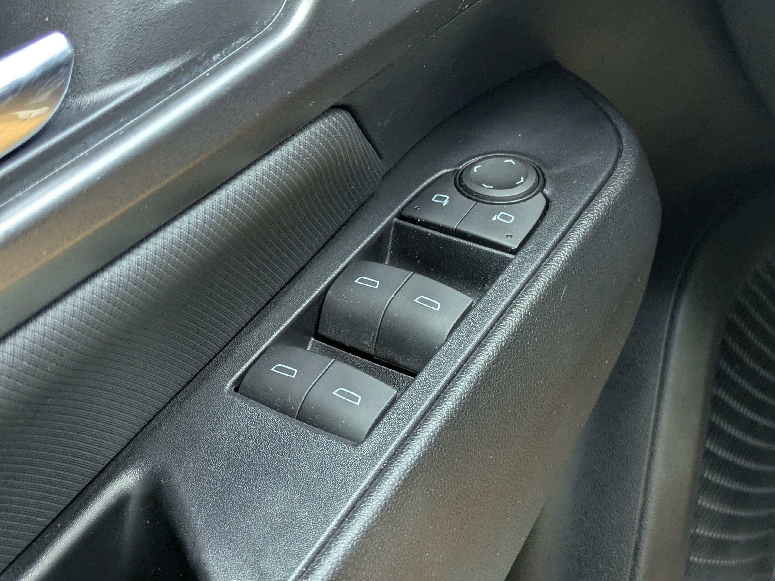 Used 2025 Chevrolet Equinox EV LT w/ Comfort Package FWD image 24