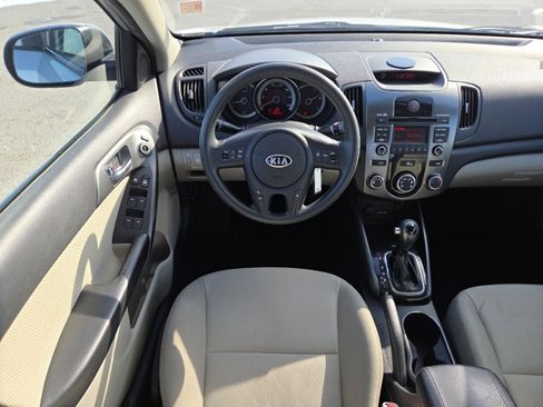 Used 2013 Kia Forte EX image 21