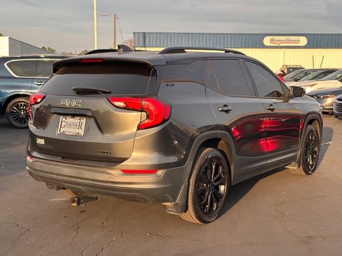 Used 2020 GMC Terrain SLE w/ Driver Convenience Package image 3