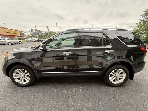 Used 2014 Ford Explorer XLT w/ Equipment Group 202A AWD/4WD image 4