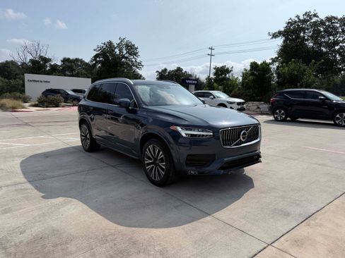 Used 2021 Volvo XC90 T6 Momentum w/ Protection Package Premier AWD/4WD image 8