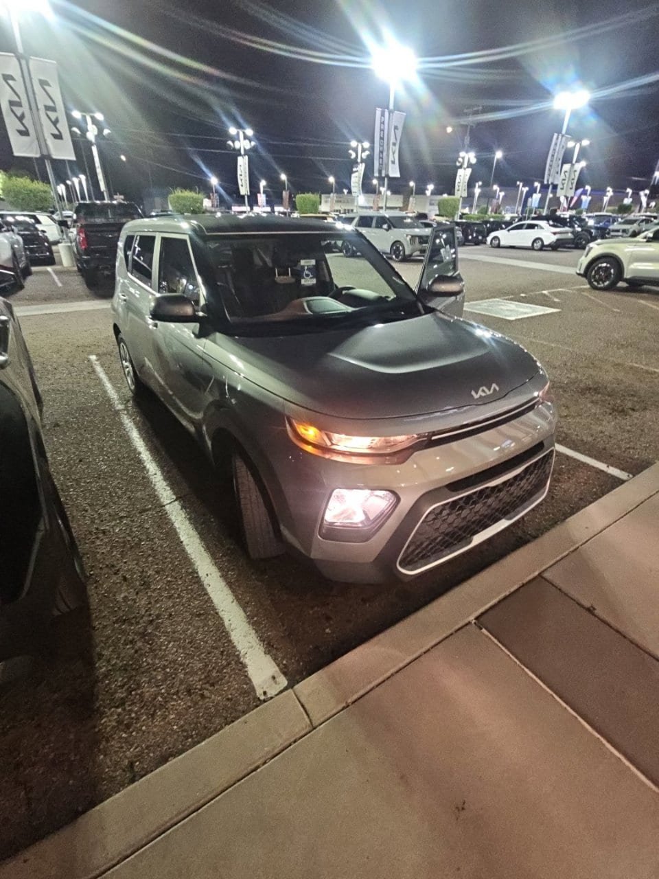 Certified 2022 Kia Soul LX FWD image 6