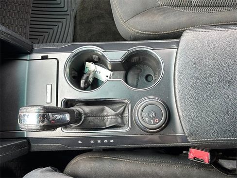 Used 2016 Ford Explorer XLT image 17