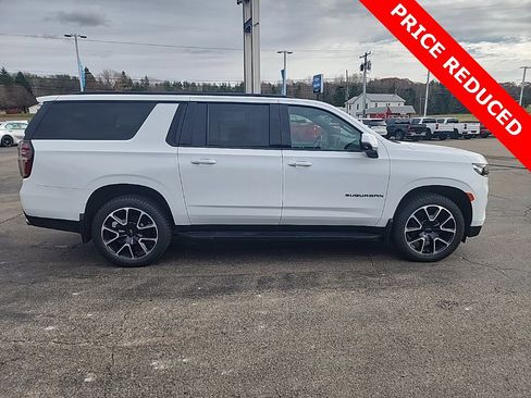 Used 2022 Chevrolet Suburban RST w/ Sport Performance Package image 8