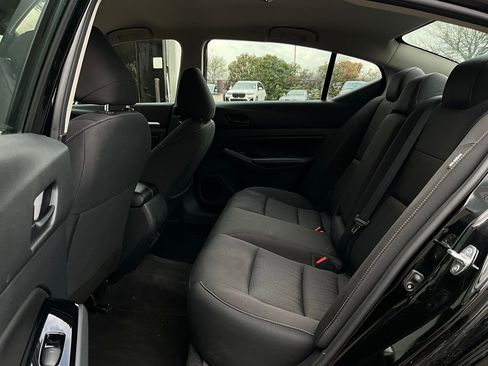 Used 2023 Nissan Altima 2.5 SV image 12