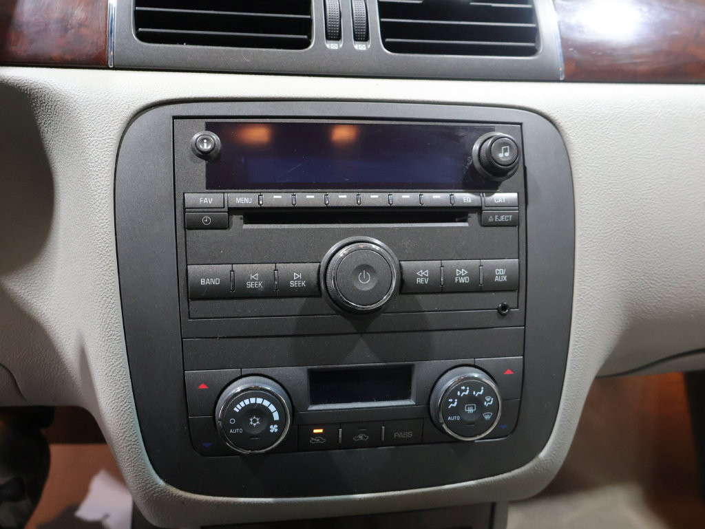 Used 2007 Buick Lucerne CXL FWD image 23