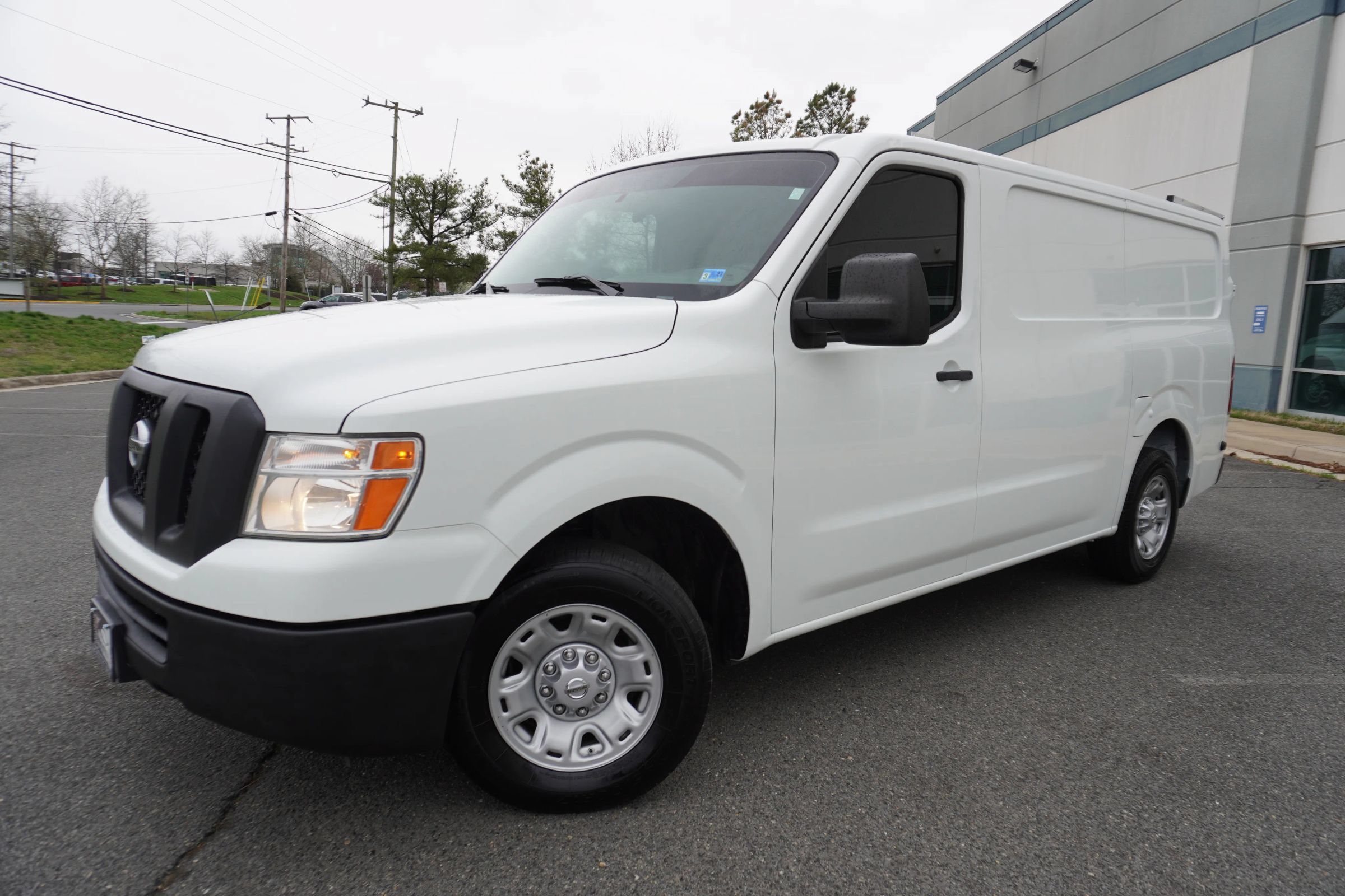 Used 2017 Nissan NV 2500 S w/ Power Basic Package RWD image 3