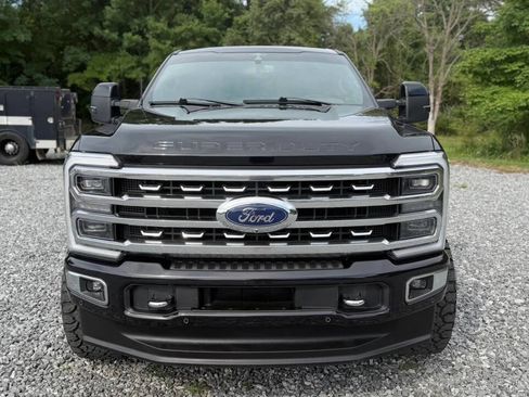 Used 2023 Ford F250 Platinum w/ FX4 Off-Road Package AWD/4WD image 2