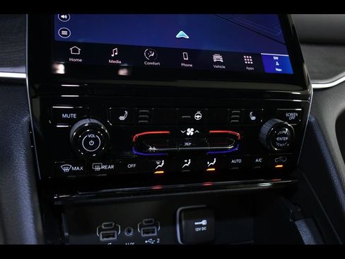 New 2025 Jeep Grand Cherokee Limited 4xe AWD/4WD image 14