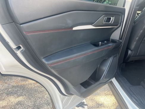 Used 2025 Ford Explorer ST-Line w/ ST-Line Street Pack AWD/4WD image 6