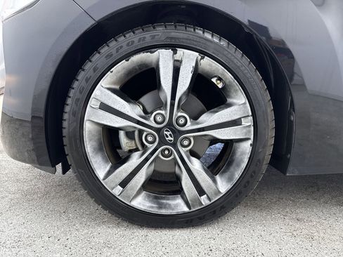 Used 2017 Hyundai Veloster Value Edition image 38