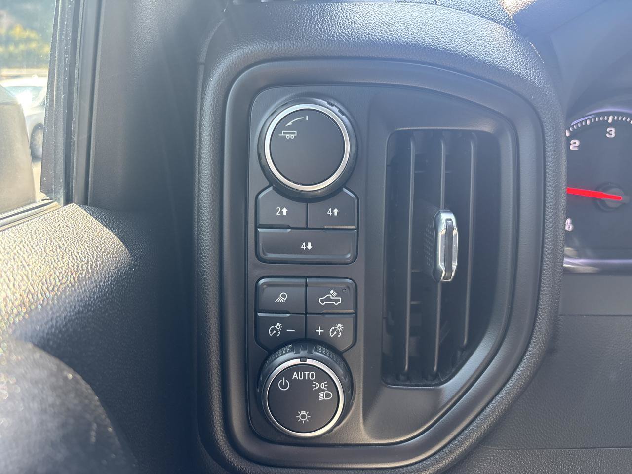Used 2024 Chevrolet Silverado 2500 Custom w/ Custom Value Package AWD/4WD image 15