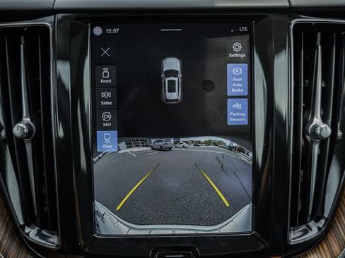 Certified 2023 Volvo XC60 B5 Plus w/ Climate Package AWD/4WD image 41