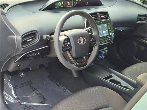 Certified 2022 Toyota Prius LE FWD image 9