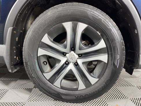 Used 2017 Toyota RAV4 LE FWD image 12