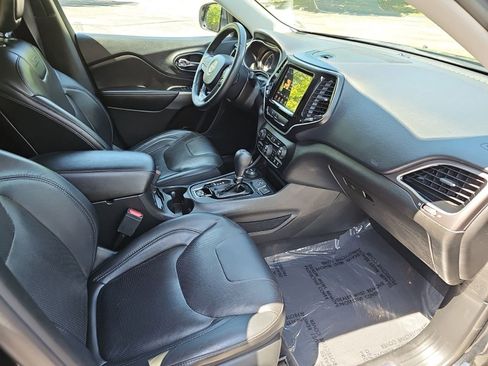Used 2019 Jeep Cherokee Limited AWD/4WD image 11