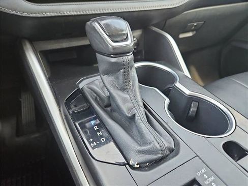 Used 2020 Toyota Highlander XLE image 11