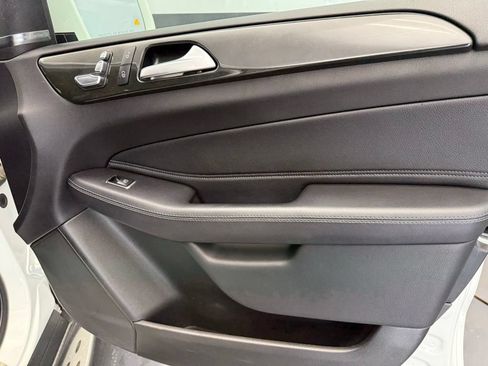 Used 2019 Mercedes-Benz GLE 400 4MATIC w/ Premium 1 Package image 68