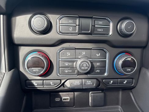 Used 2023 Chevrolet Tahoe Z71 image 22