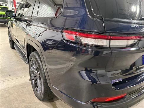 Certified 2024 Jeep Grand Cherokee L Summit w/ Advanced Protech Group IV image 30