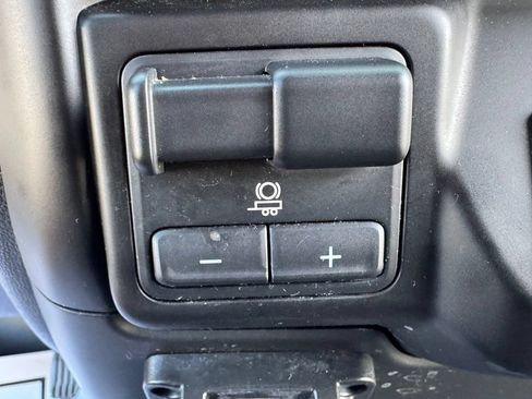 Used 2021 Chevrolet Silverado 1500 RST AWD/4WD image 33