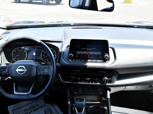 Used 2025 Nissan Rogue SV w/ SV Premium Package FWD image 40